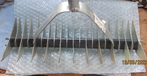 Lawn thatching rake - thatching, moss